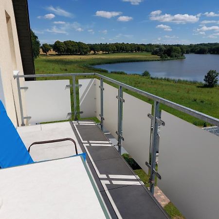 Dachgeschosswohnung Mit Seeblick Ahrensbok Bagian luar foto