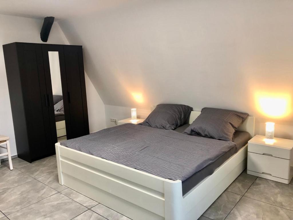 Dachgeschosswohnung Mit Seeblick Ahrensbok Bagian luar foto
