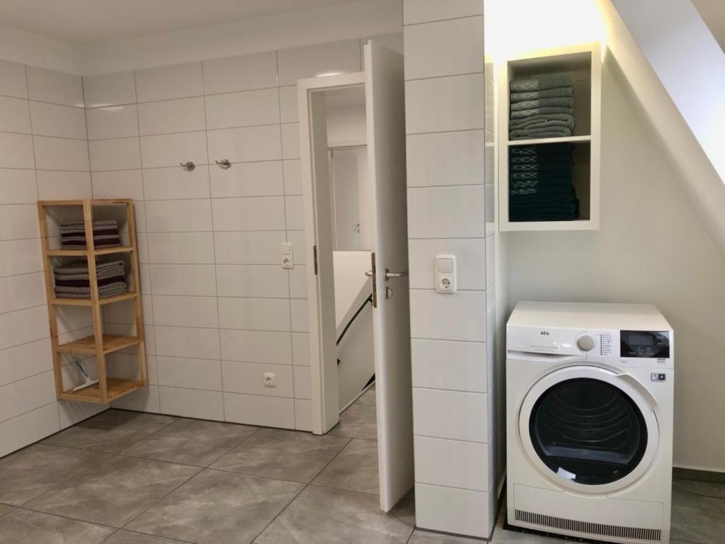 Dachgeschosswohnung Mit Seeblick Ahrensbok Bagian luar foto