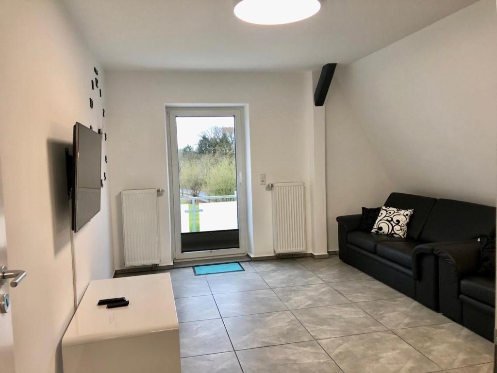 Dachgeschosswohnung Mit Seeblick Ahrensbok Bagian luar foto