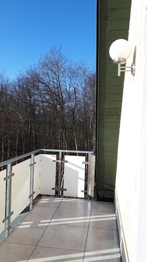 Dachgeschosswohnung Mit Seeblick Ahrensbok Bagian luar foto