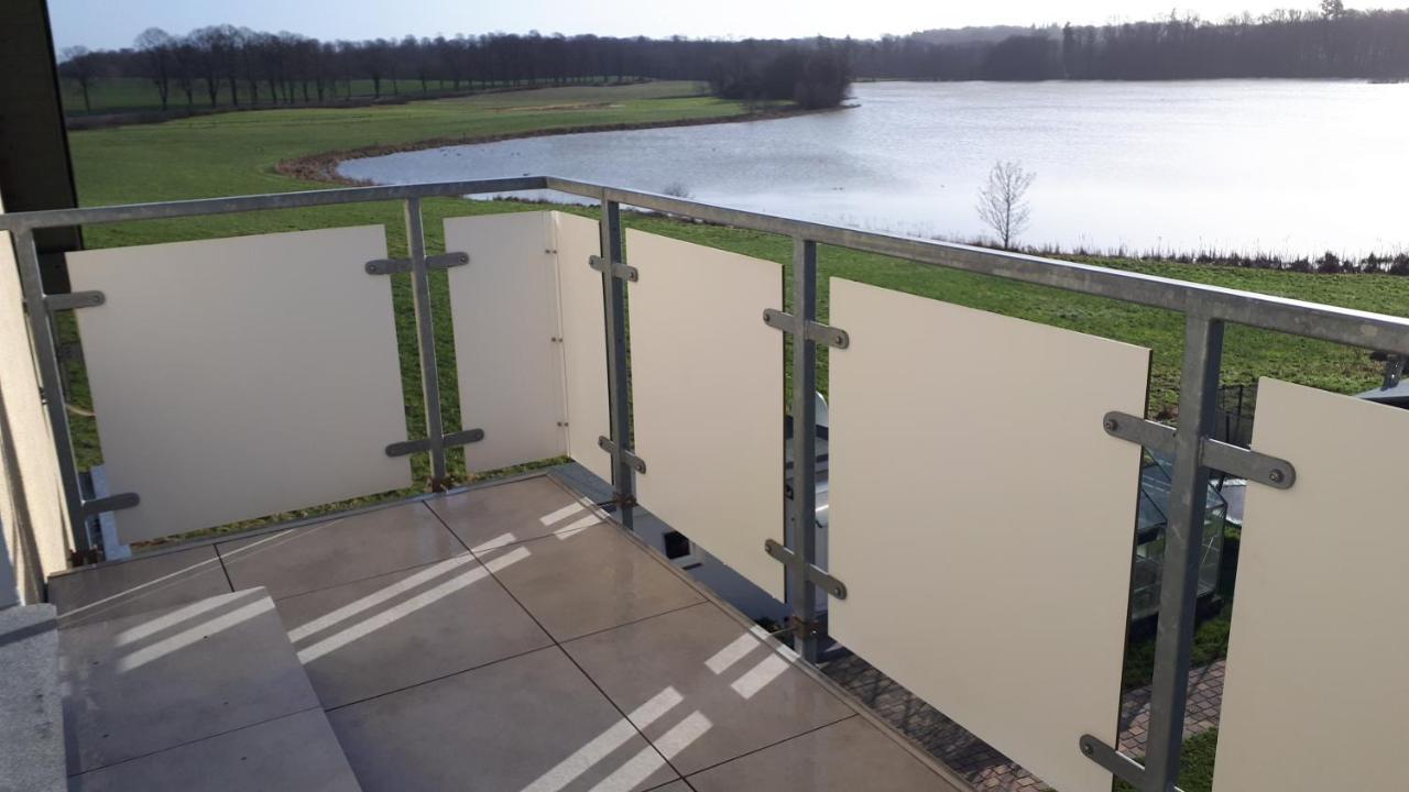 Dachgeschosswohnung Mit Seeblick Ahrensbok Bagian luar foto